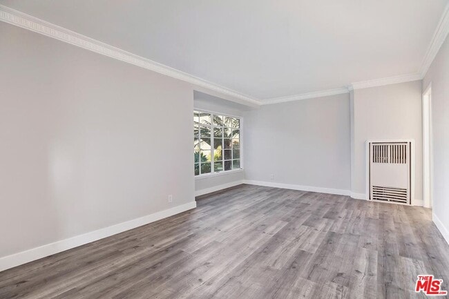 Building Photo - 5022 Clinton St