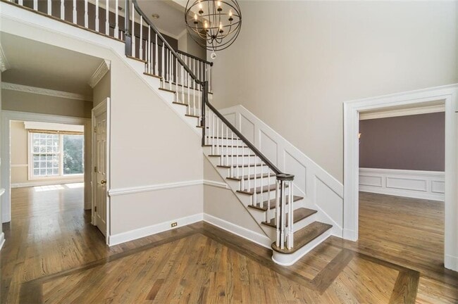 Building Photo - 565 River Chase Point