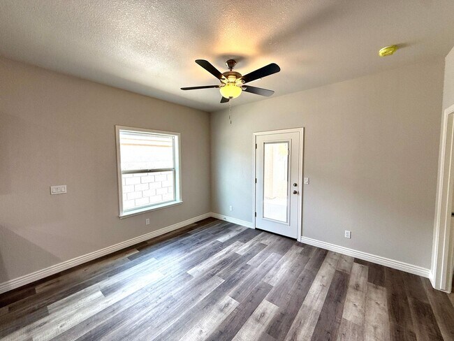 Building Photo - Gorgeous 2025 Built 3 Bedroom 2 Bath Home! *HOME IS CURRENTLY OCCUPIED, PLEASE DO NOT DISTURB THE...