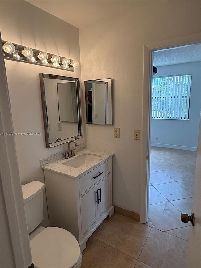 Building Photo - 5861 Riverside Dr