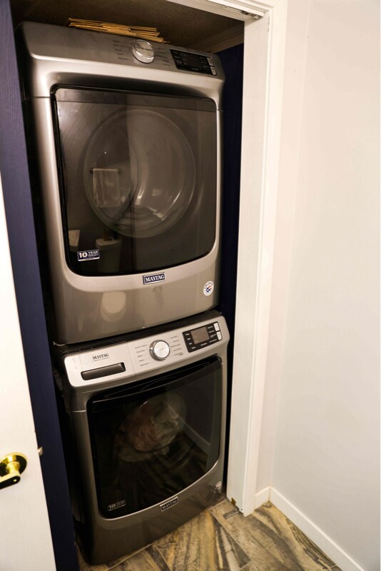 Building Photo - 2080 Oakcrest Cir