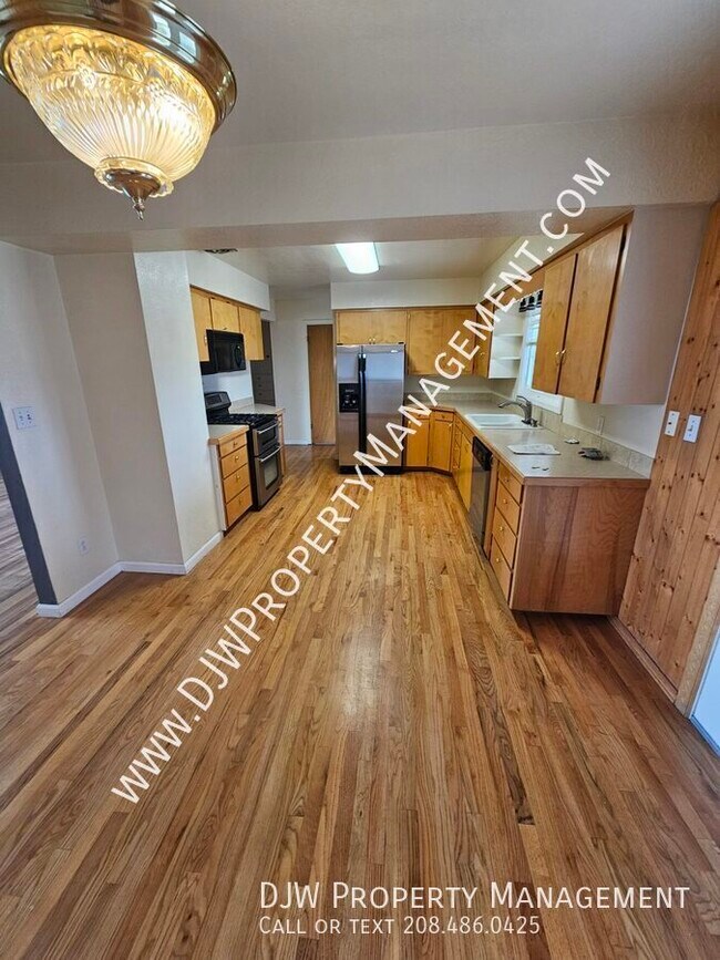 Building Photo - 7196 Edna Ln