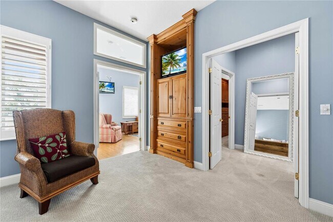 Building Photo - 515 5th Ave NE