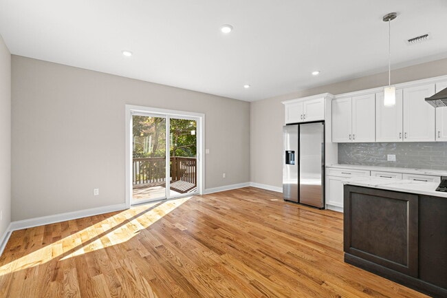 Building Photo - 780 Edgewood Ln