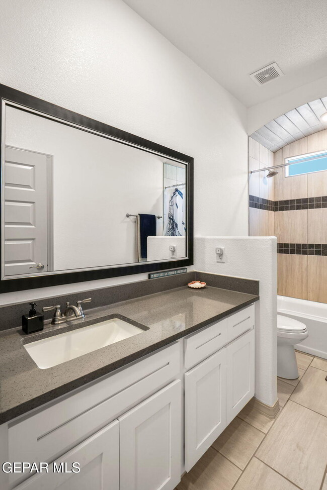 Building Photo - 908 Crystal Deer Dr