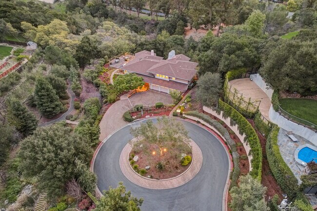 Building Photo - 140 Emerald Estates Ct