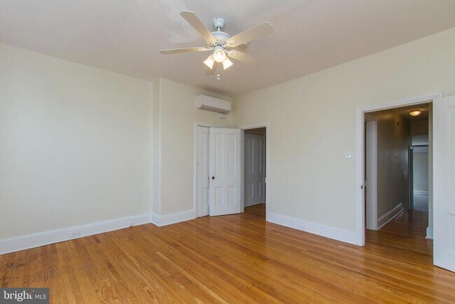 Building Photo - 2207 Catharine St