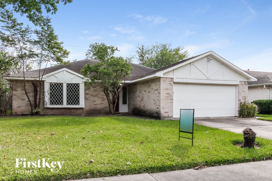 Building Photo - 7431 Navidad Rd