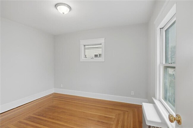 Building Photo - 67 Fred St