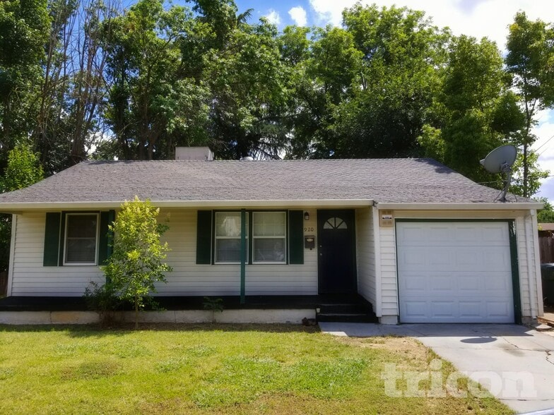 Primary Photo - 920 Kimball Ave