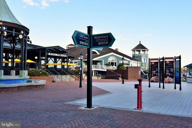 Building Photo - 568 N St Asaph St