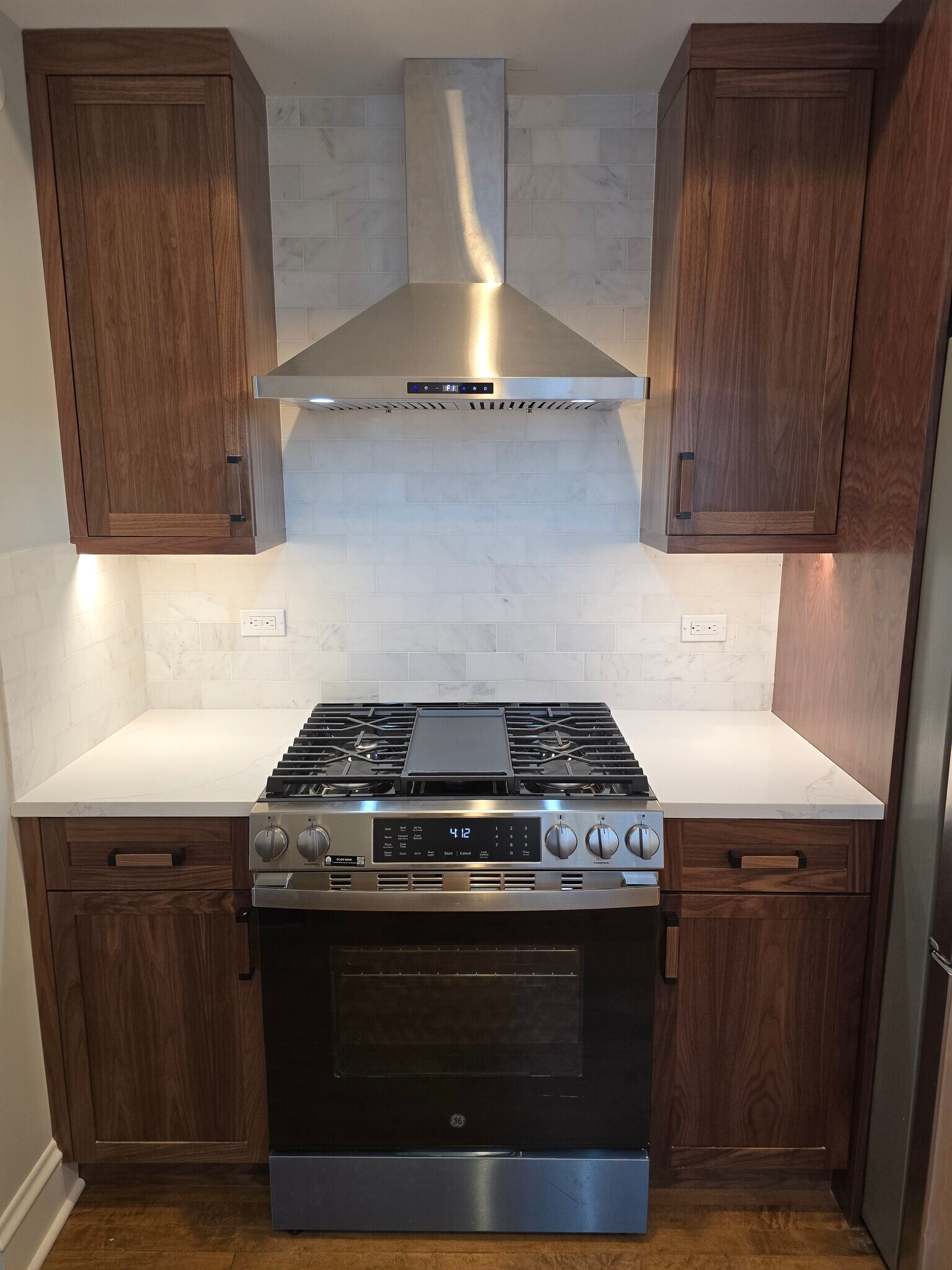 Building Photo - 240 Lathrop Ave