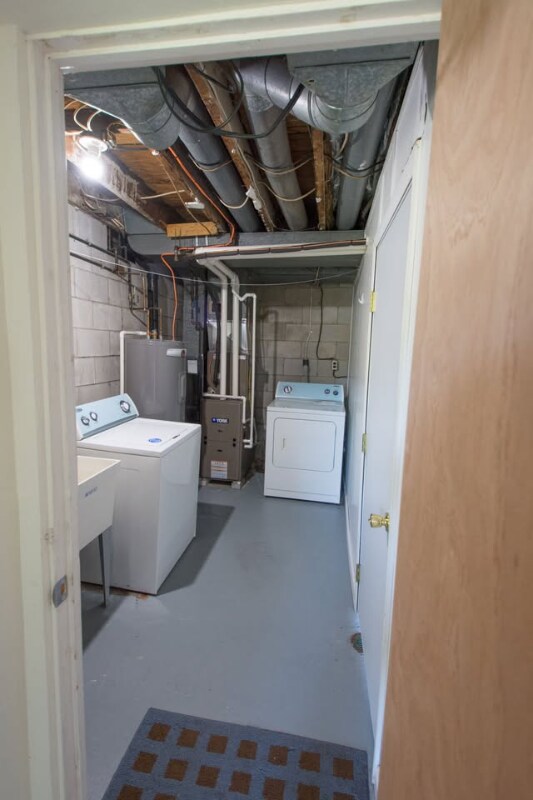 Building Photo - 733a Cribbs St