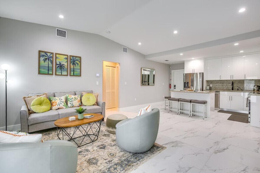 Primary Photo - 1371 NW 131st St