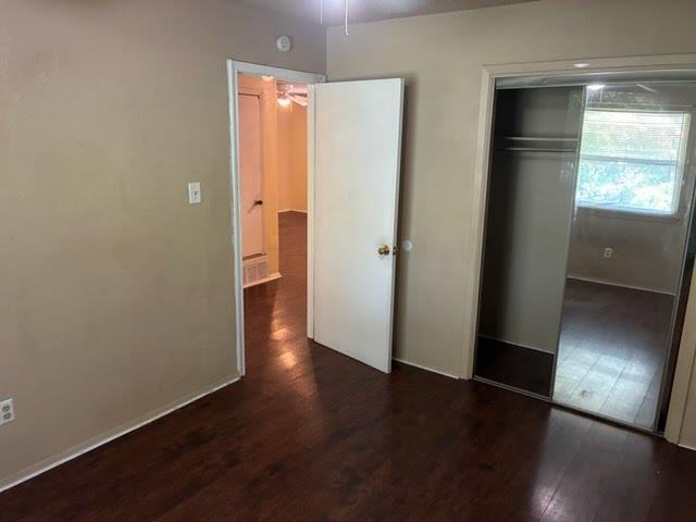 Building Photo - 208 N Vandeveer St
