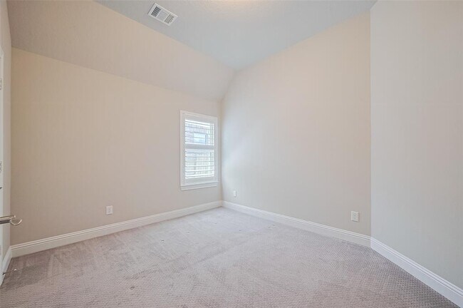 Building Photo - 6243 Garden Lakes Ln