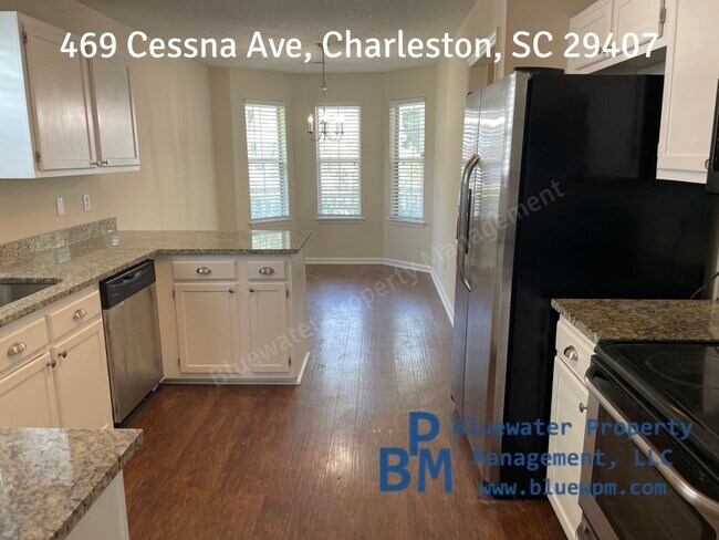 Building Photo - 469 Cessna Ave