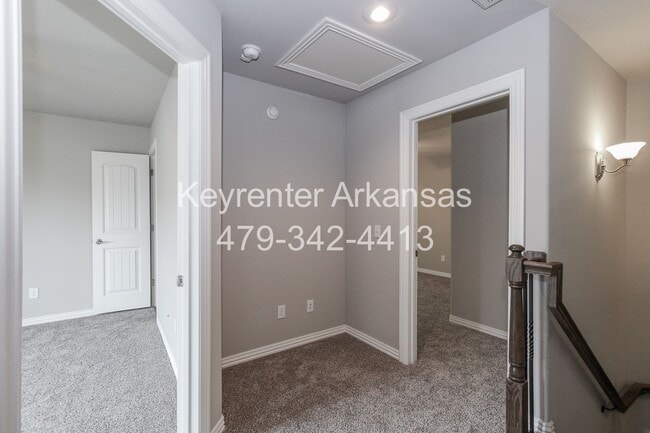 Building Photo - 3805 SW Gemstone Blvd