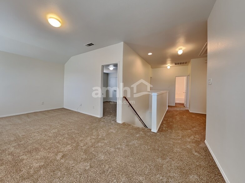 Building Photo - 1966 Courtside Dr