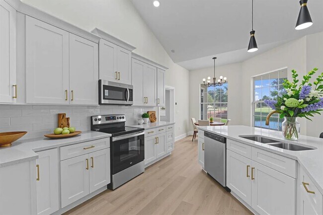 Building Photo - 37015 Waldo Dr