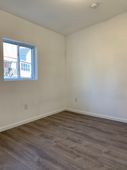 Building Photo - 20 Ellers St