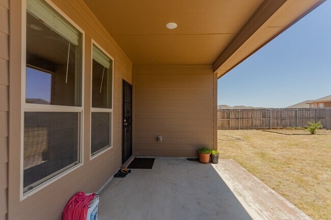 Building Photo - 6927 Kate Reed Dr