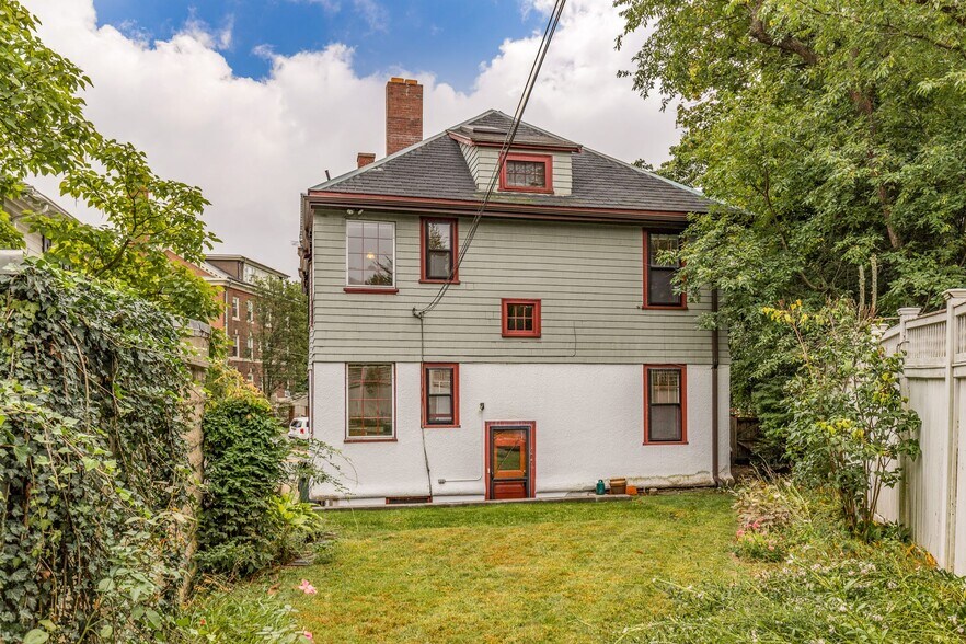 Building Photo - 375 Mount Auburn St