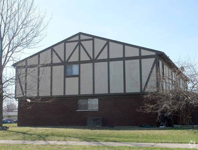 Building Photo - Merrillville 4 Plexes