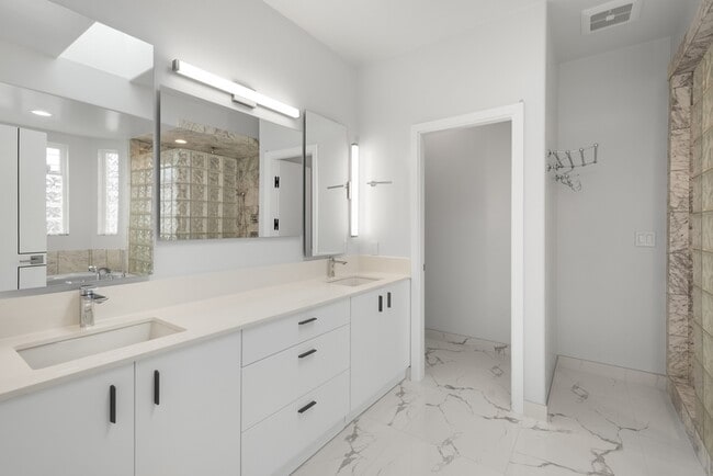 Building Photo - 6402 106th Ave NE