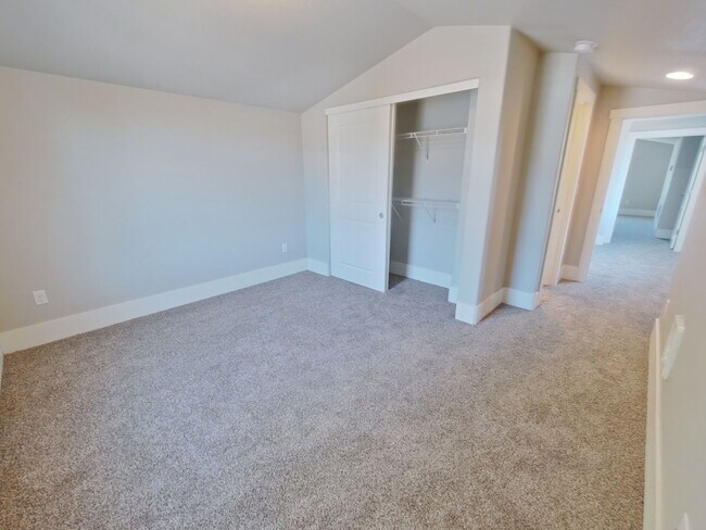 Building Photo - 335-337 NW 18th St.