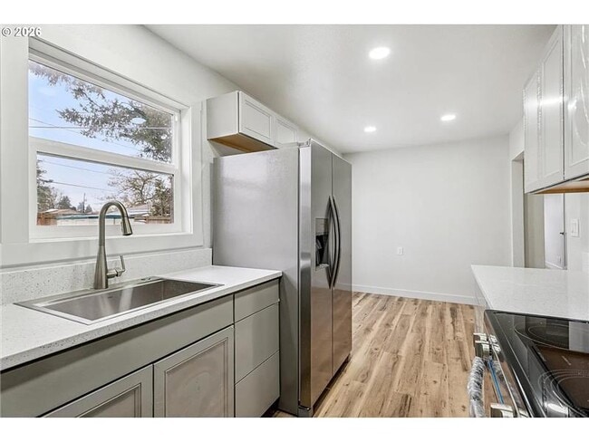 Building Photo - 108 SE 91st Ave