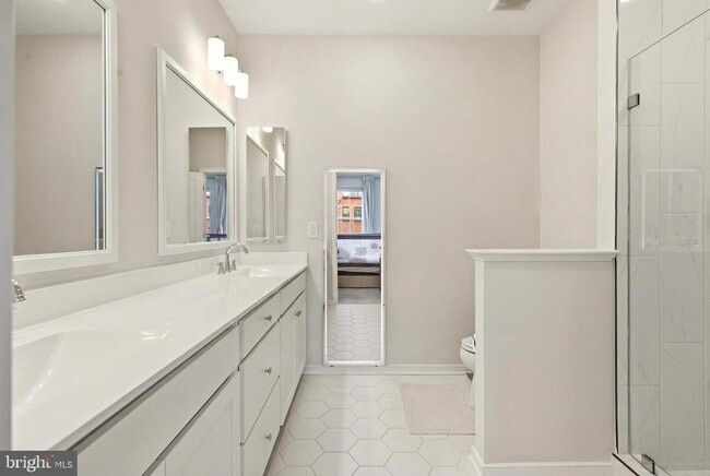 Building Photo - 22810 Tawny Pne Sq