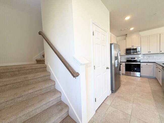 Building Photo - Newly Built, Water View, Luxury Executive ...