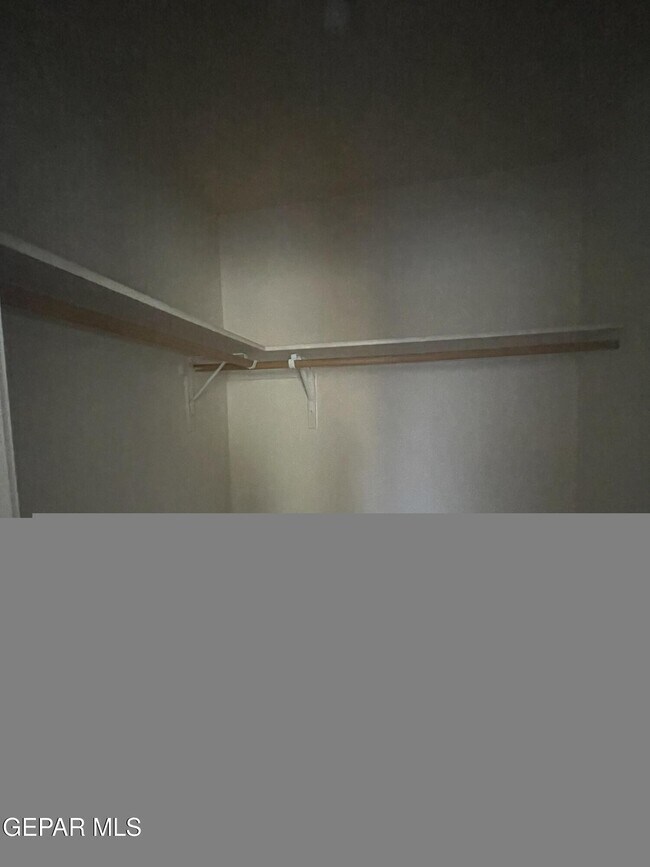 Building Photo - 1832 Shreya St