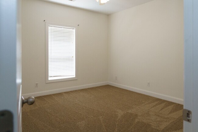 Building Photo - 49 Thomas Sumter St