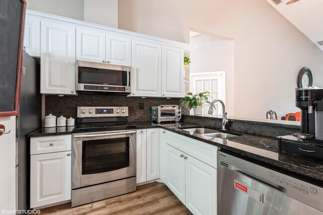 Building Photo - 805 Harbour Pointe Way