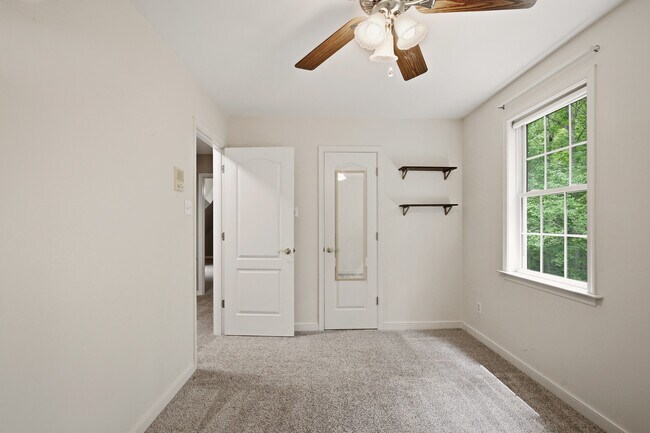 Building Photo - 4908 Stoney Creek Pkwy