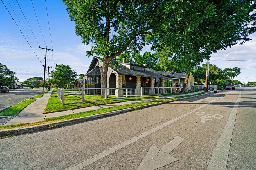 Building Photo - 540 Adams St