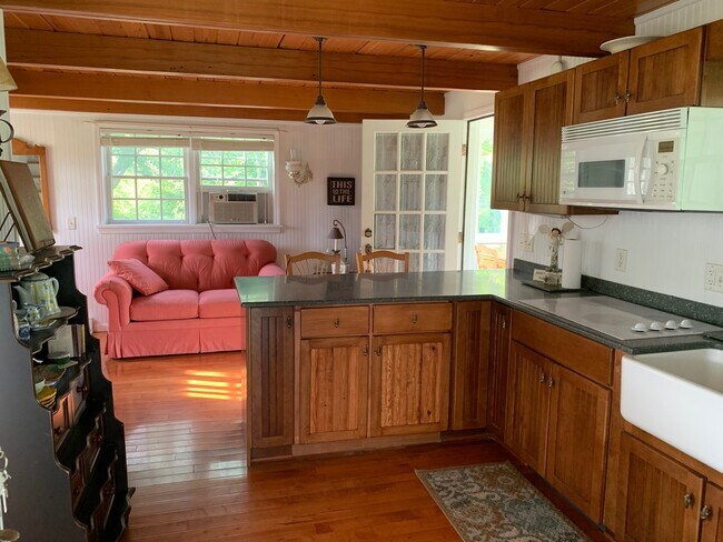 Building Photo - 3207 Carpenter Rd