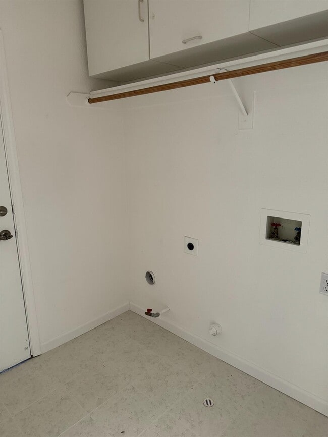 Building Photo - 3741 W Stuart Ave