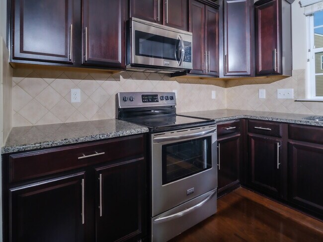 Building Photo - 1089 Wallace Lake Rd