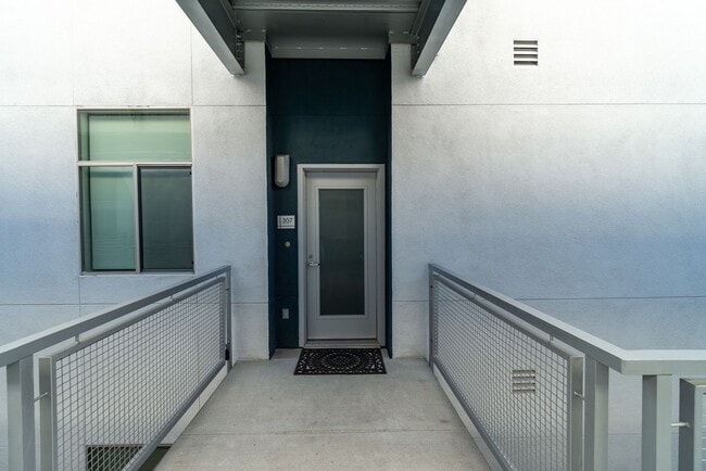 Building Photo - 435 W Center Street Promenade