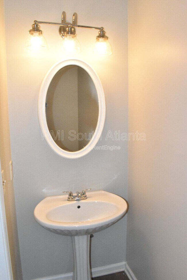 Building Photo - 5798 Strathmoor Manor Cir