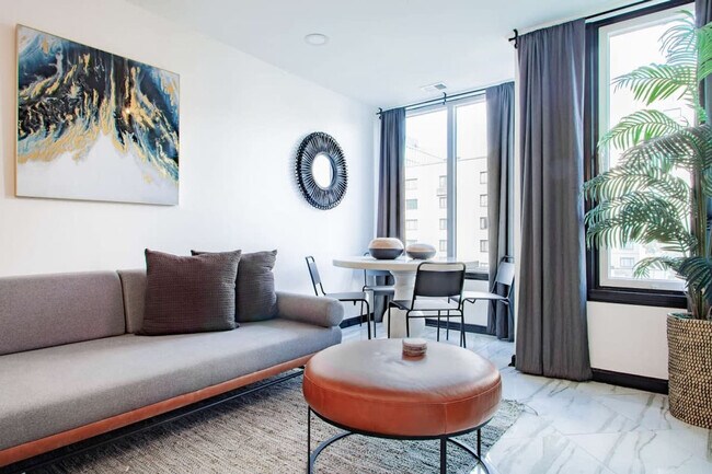 Primary Photo - 1020 16th St NW