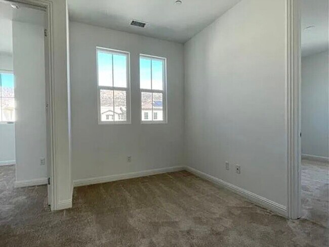 Building Photo - 20814 Bur Oak Cir