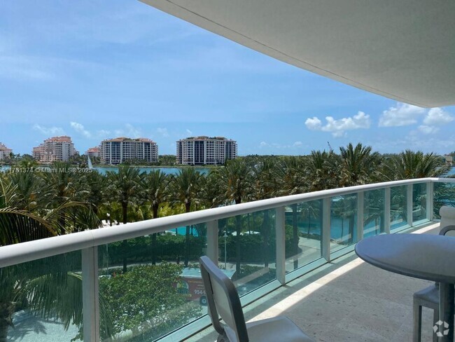 Building Photo - 1000 S Pointe Dr