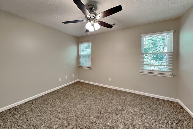 Building Photo - 2630 Amber Creek Dr