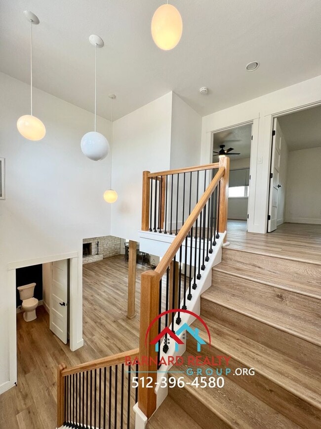 Building Photo - Country Living At It's Finest!