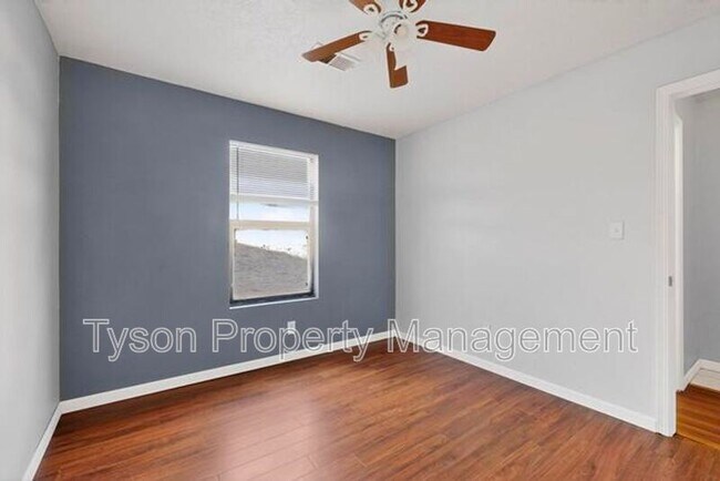 Building Photo - 11015 Connemara Dr SW