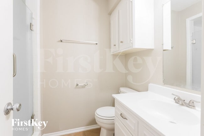 Building Photo - 1 Midwood Cir